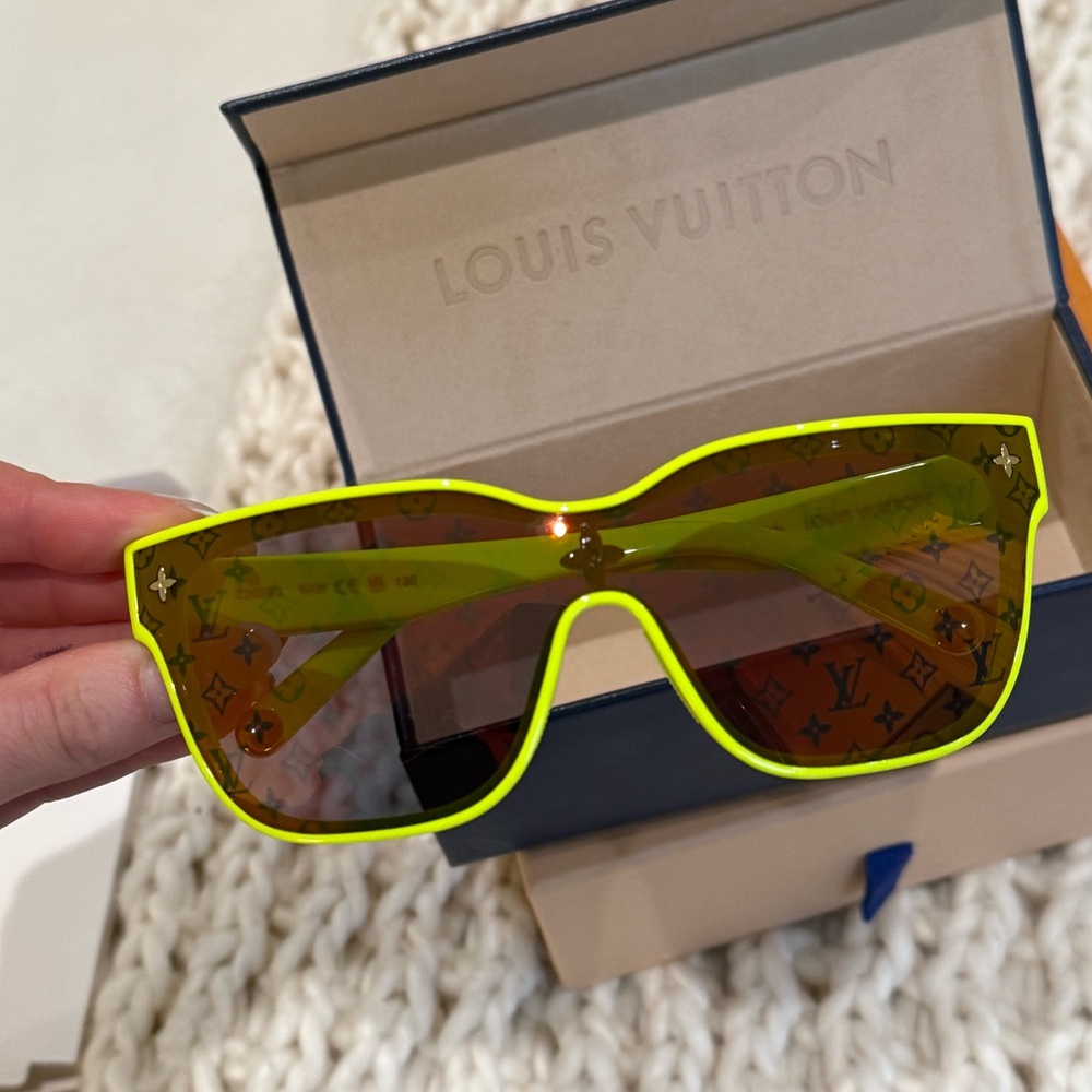 LOUIS VUITTON NEON LV SHADOW SQUARE SUNGLASSES